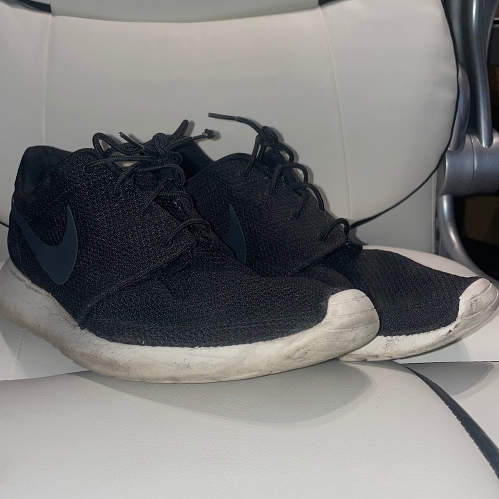 Men’s Nikes Roshe runs size 13